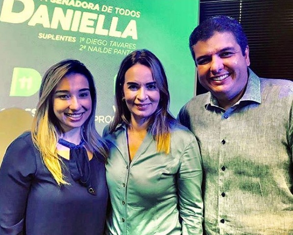 Vaulene Rodrigues, postou uma foto da eleição passada da senadora Daniella Ribeiro com o ex-secretário Diego Tavares. (Foto: Reprodução).