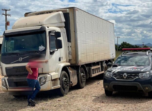 Diligências foram empreendidas em toda a região, porém nenhum suspeito foi localizado e preso até o presente momento, como também a carga não foi recuperada (Foto: Reprodução João Alencar)