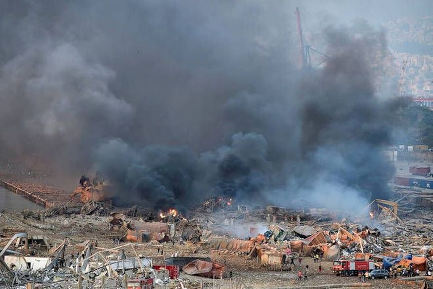 A explosão devastadora que ocorreu em um armazém no porto de Beirute foi ocasionada por 2.750 toneladas nitrato de amônio. (Foto: R7.com - EFE/EPA/Wael Hamzeh).