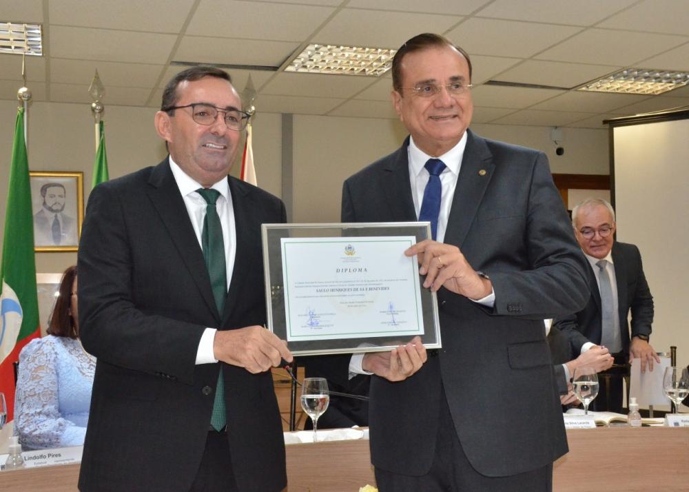 O Desembargador Saulo recebeu o título de Cidadão Sousense (Foto: Divulgação/TJPB)