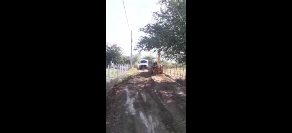 Moradores da comunidade do Ripado se reúnem, fazem “vaquinha” e ajeitam estrada: “Prefeitura nunca fez nada pela gente”