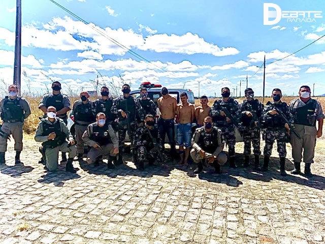 Os indivíduos passaram a exigir que a vítima entregasse dinheiro e objetos de valor, porém no momento do crime acabaram encontrando um cofre e colocaram no banco da moto e foragiram em seguida. (Foto - Reprodução Polícia Militar).