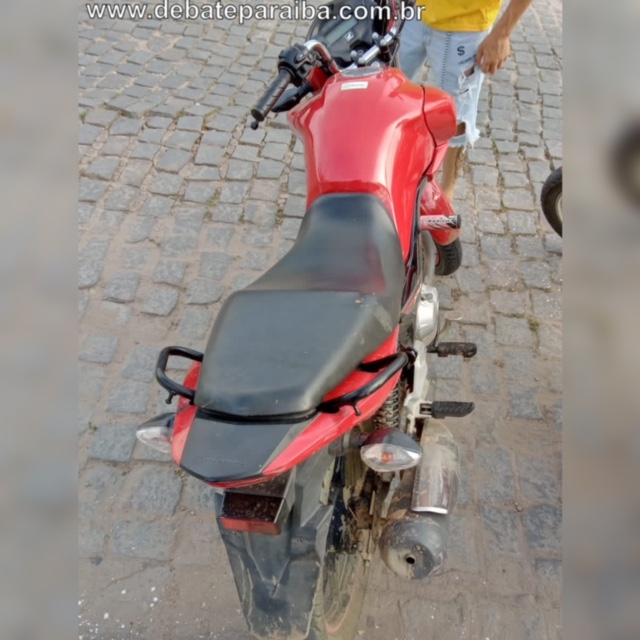 Posteriormente, a motoneta foi rebocada à delegacia de Polícia Civil e após a realização dos procedimentos necessários, foi devolvida ao verdadeiro proprietário (Foto: Reprodução)