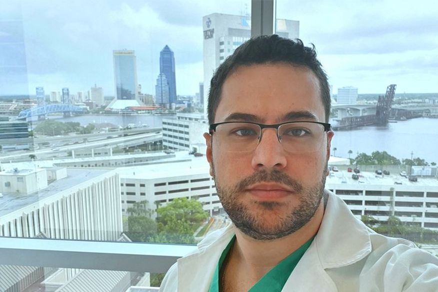 Médico deixa esposa e duas filhas (Foto: Reprodução)