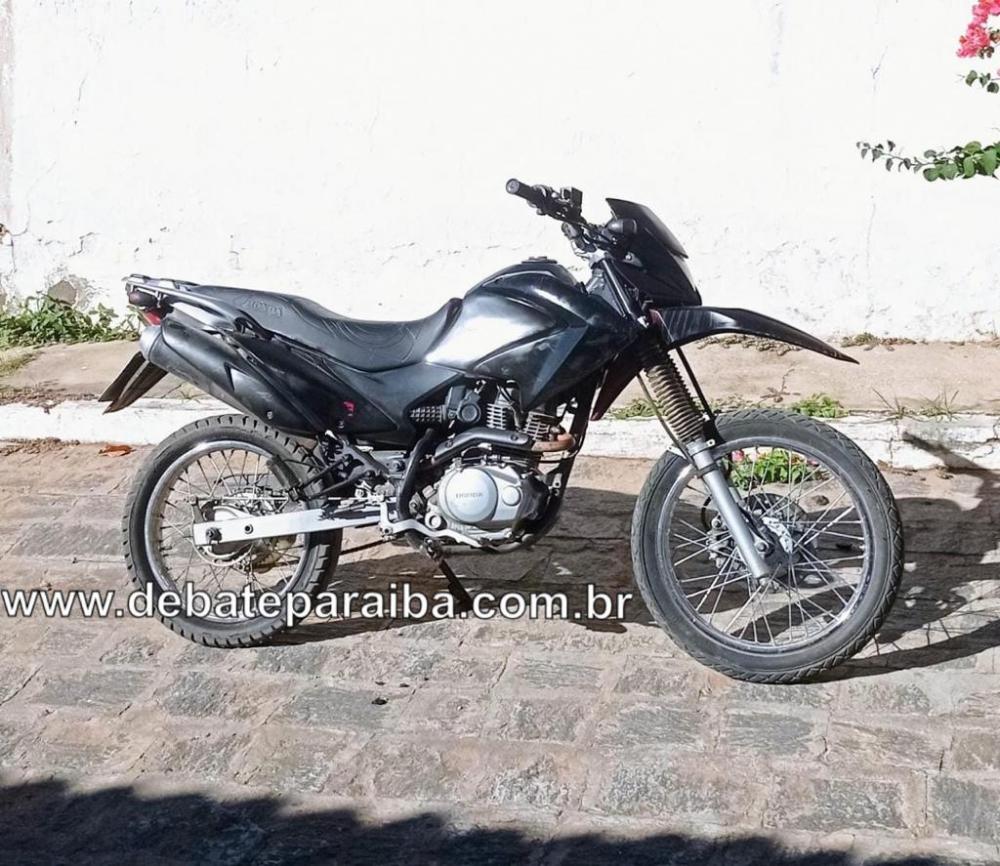 Após a constatação, a motoneta foi rebocada à delegacia de Polícia Civil e com a realização dos procedimentos necessários, foi devolvida a verdadeira proprietária (Foto: Reprodução)