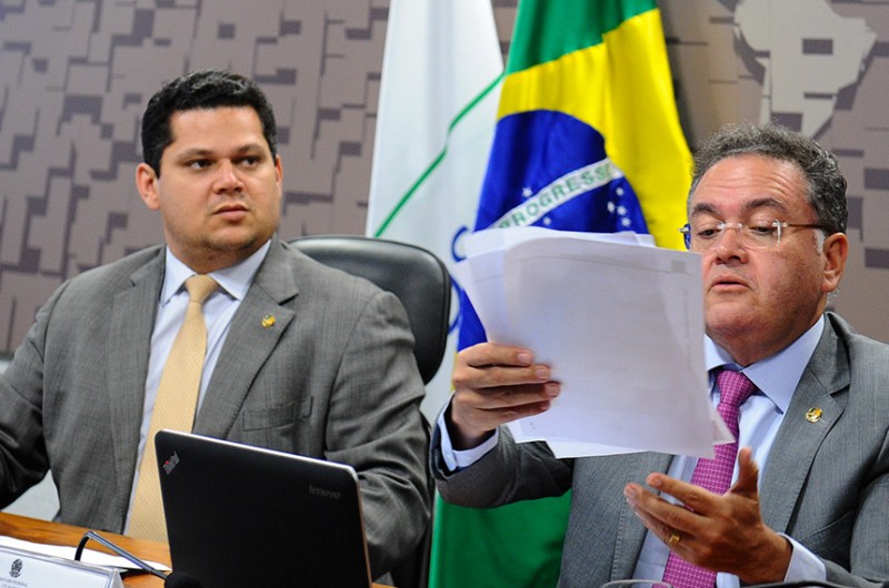 Davi, autor da PEC, e Roberto Rocha, relator: tentativa de votar a PEC em 2022 - Marcos Oliveira/Agência Senado