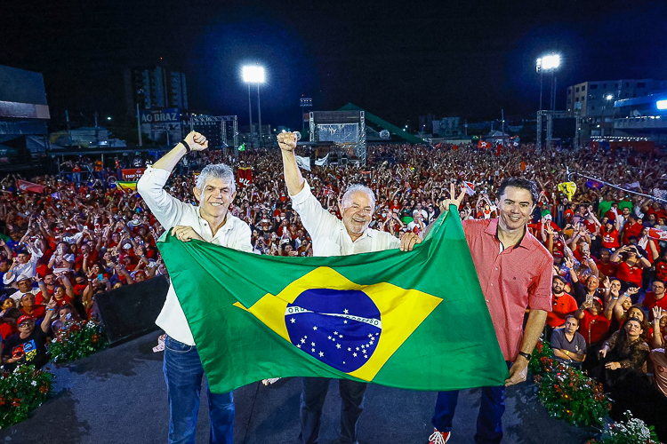 Ricardo Coutinho, Lula e Veneziano Vital ontem, em Campina Grande (Foto: Divulgação/Partido dos Trabalhadores)