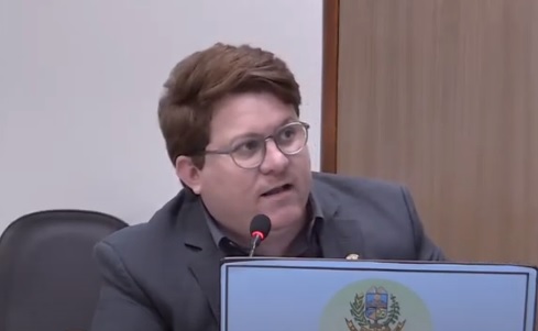 Na gestão do prefeito de Sousa, vereador só serve para duas coisas: fazer volume em coletiva e bater palmas em inauguração, revela Koloral Júnior