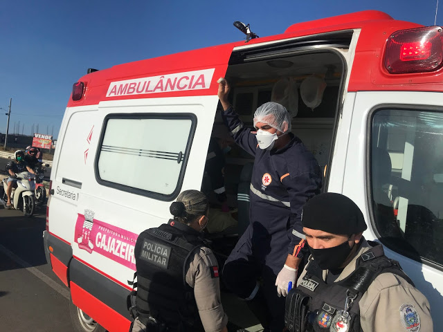 Uma equipe do SAMU também esteve no local do ocorrido, porém a vítima não respondia a estímulos e apresentava sonolência. (Foto - Reprodução Blog do Angelo Lima).