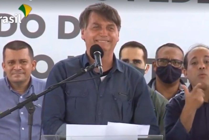Ao ser questionado pela plateia, o presidente afirmou que o repasse será mantido até dezembro. 