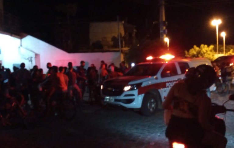 Felipe foi alvejado com um disparo de arma de fogo na região do antebraço esquerdo, sendo socorrido para o Hospital Regional de Patos (Foto Reprodução)