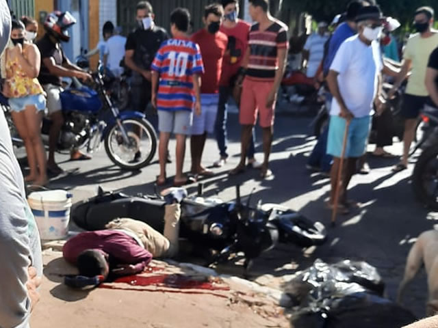 A vítima após ser atingida pelos tiros, caiu ao solo e veio a óbito no local (Foto Reprodução Redes Sociais)