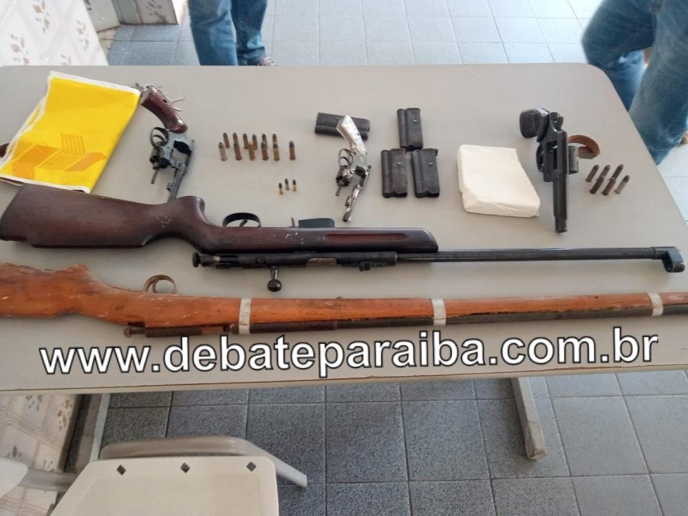 De acordo com informações da Polícia Civil, um dos presos é considerado um dos líderes do crime em Pombal (Foto: Debate Paraíba)