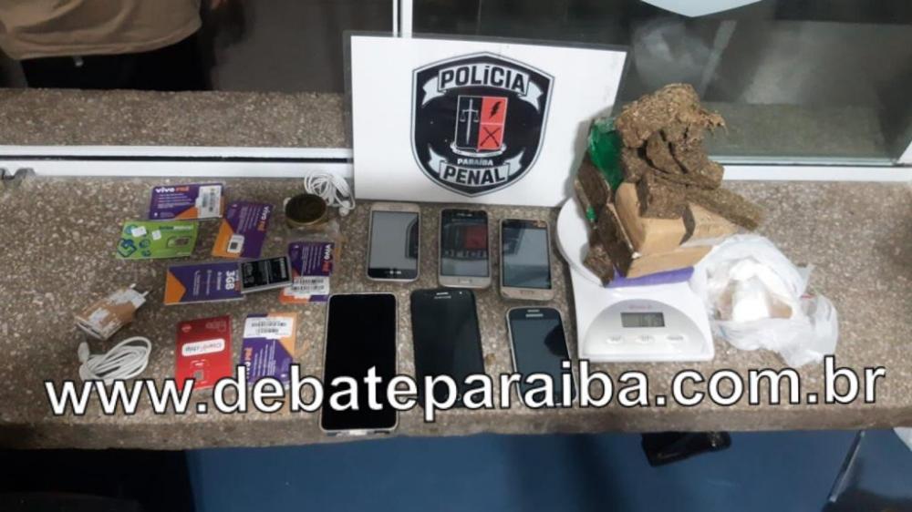 O material apreendido foi apresentado na delegacia de Polícia Civil, para serem realizados procedimentos cabíveis (Foto: Reprodução)