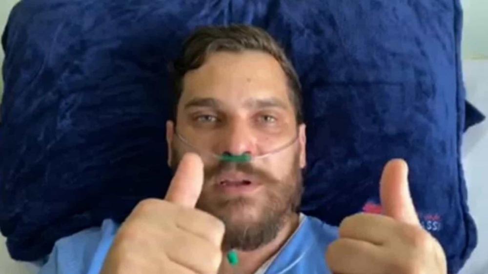 O cantor ainda agradeceu pelo tratamento recebido durante seu tempo na UTI. (Foto: Reprodução).