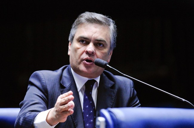 Cássio chama Ricardo Coutinho de ladrão. (Foto: Reprodução).