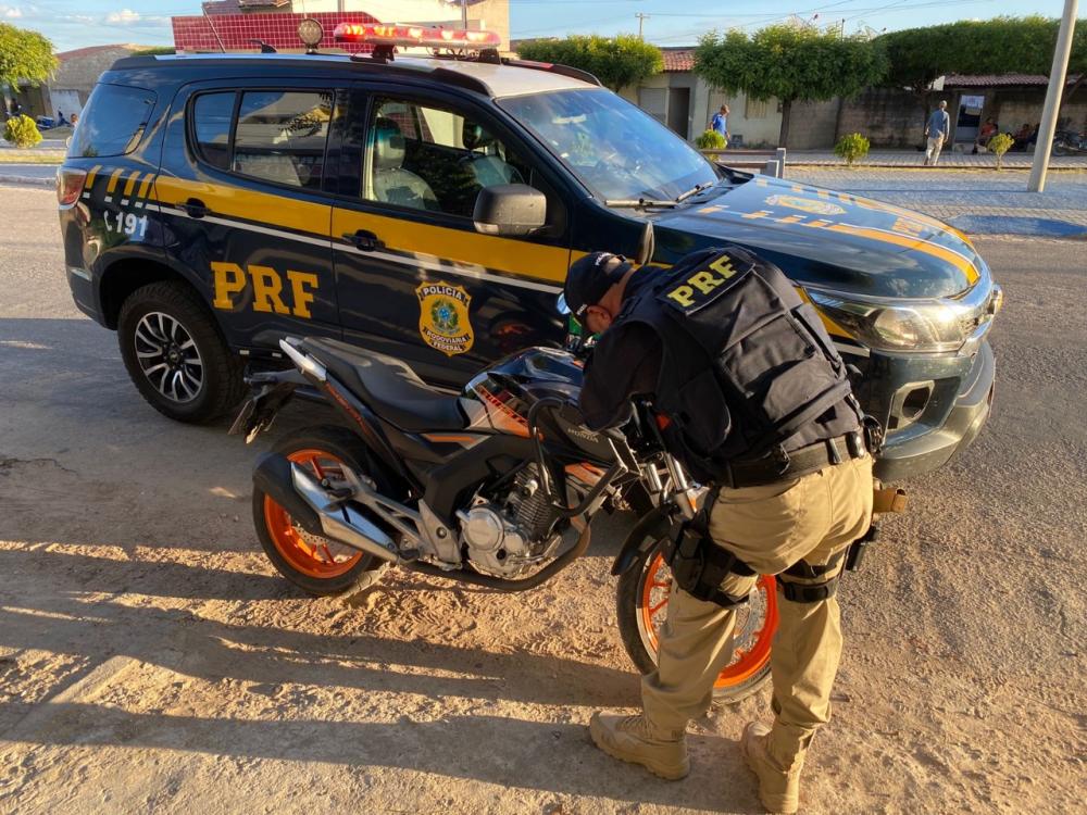 Três pessoas foram detidos durante as ocorrências distintas (Foto: Reprodução)