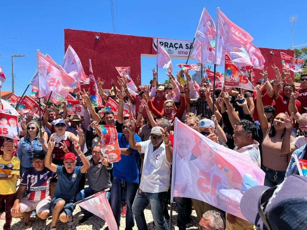 População de Bernadino Batista e Poço Dantas recebe o candidato ao Estado, Veneziano (MDB) (Foto: Divulgação)