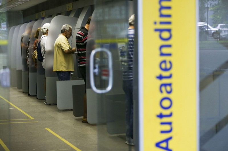 Medida provisória prevê compensação financeira a bancos que sofrem inadimplência - Agência Senado