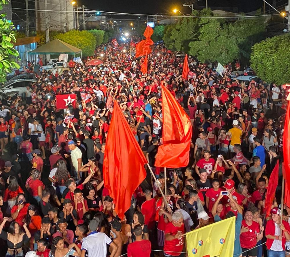 Evento de Lula reúne multidão nas ruas de Sousa. (Foto: Reprodução).