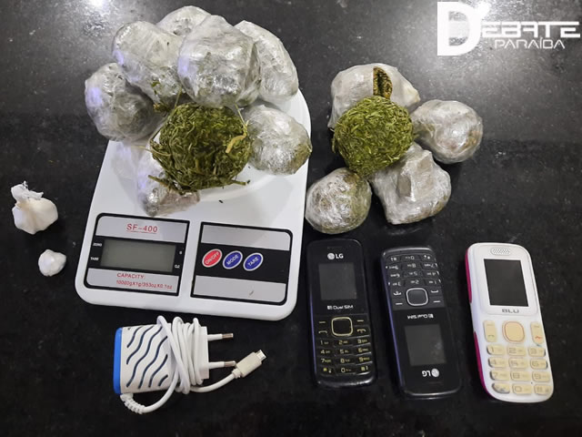 Na ação rápida dos policiais o suspeito foi preso e o pacote contendo drogas e celulares foi apreendido. (Foto: Reprodução).
