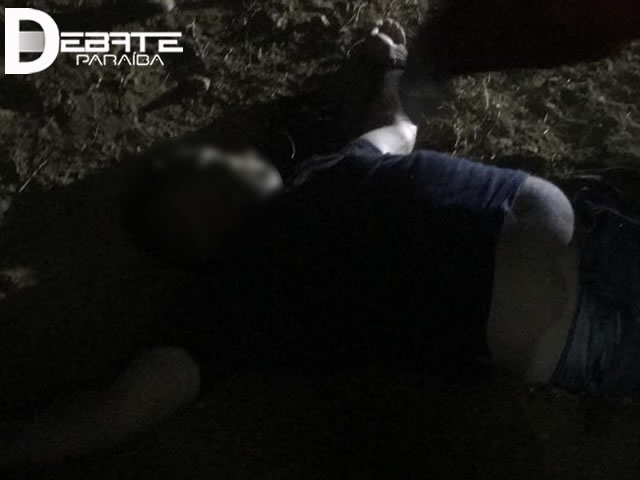 O corpo da vítima será encaminhado ao NUMOL de Patos, para ser feito o exame cadavérico. (Foto: Reprodução Redes Sociais).