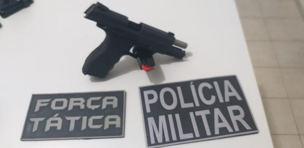 O homem recebeu voz de prisão e foi conduzido à delegacia de Polícia Civil (Foto: Reprodução)