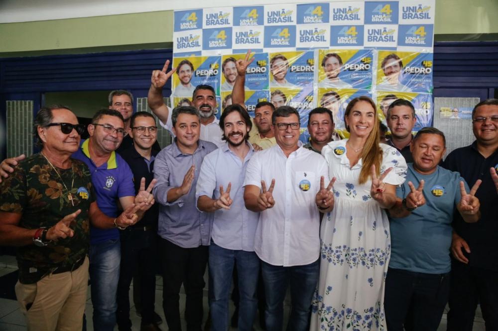 Cabedelo vai com Pedro: Efraim media parceria entre colega de chapa e prefeito Vitor Hugo