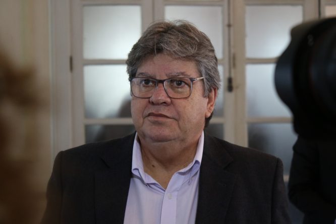 O documento ainda aponta uma baixa aplicação de recursos de impostos e transferências de impostos em Ações e Serviços Públicos de Saúde. (Foto: Reprodução).