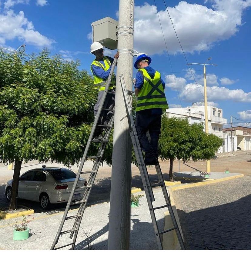 Antes tarde do que nunca: Com emenda de Marcondes Gadelha, Prefeitura de Sousa começa a instalar câmeras para monitoramento da cidade 