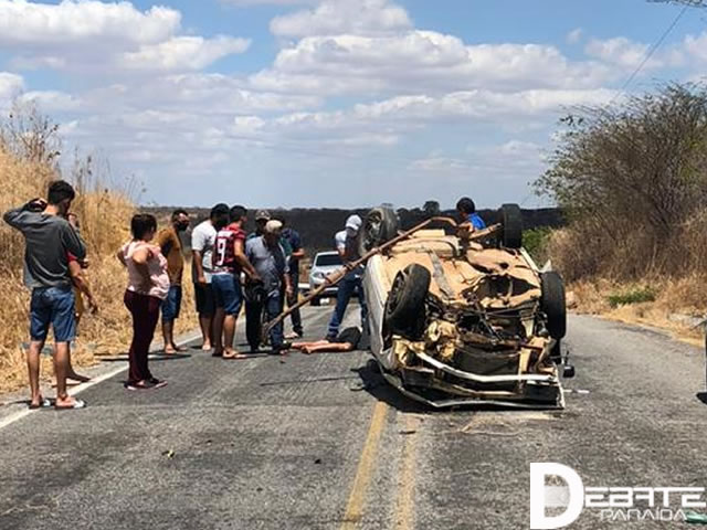 Vídeo: Homem fica gravemente ferido após capotamento na PB-391 que liga Sousa à Uiraúna