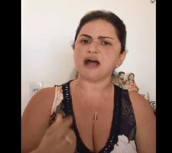 Após exoneração, irmã de Júnior do Peixe faz desabafo, acusa Tyrone de perseguição e diz que o gestor agiu ‘desesperadamente’