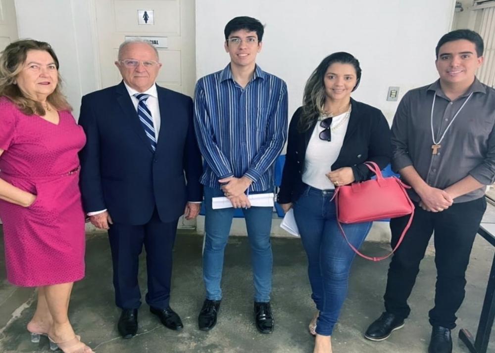 José Normando percorreu as instalações do CEA, visitando salas de aula, alojamentos e conversou com alguns adolescentes. (Foto: Reprodução).