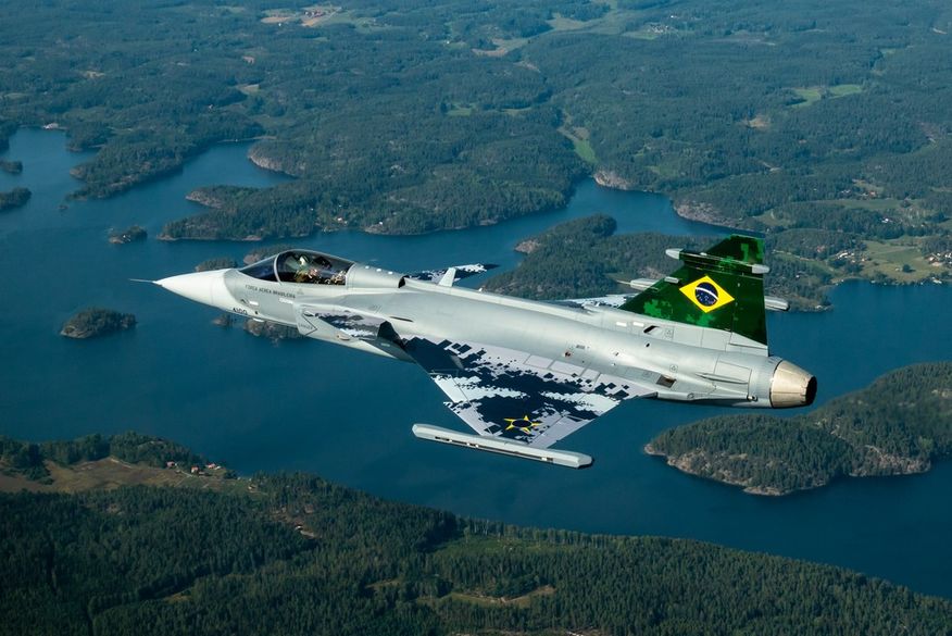 Primeiro Gripen brasileiro faz voo de teste na Suécia em 26 de agosto de 2019. Ele foi conduzido pelo piloto Richard Ljungberg por 65 minutos — Foto: (Foto: Divulgação/Saab).