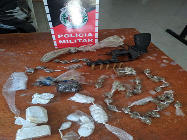 O material apreendido juntamente com o suspeito, foram levados à delegacia de Polícia Civil, para serem adotadas as medidas que manda a Lei (Foto Divulgação PMPB)