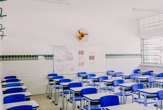 O ato de renovação da matrícula dos estudantes veteranos deve ser feito pelos pais ou responsáveis, com exceção dos que já têm 18 anos ou mais (Foto: Reprodução / Gov-PB).