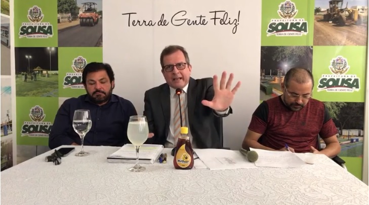 Assista: Tyrone ataca a imprensa, defende o DAESA e afirma que população de Sousa desperdiça água e não paga a conta 
