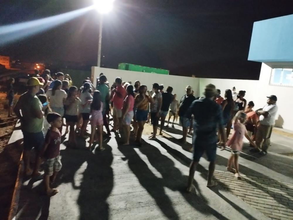 A comunidade ficou revoltado ao tomar conhecimento de que não poderiam ser atendidos no referido posto médico. (Foto: Reprodução).