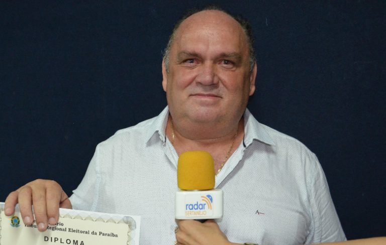 A coligação alega que o prefeito foi processado por Improbidade Administrativa. (Foto: Radar Sertanejo).