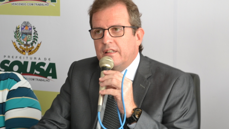 Para Fábio Tyrone neste momento há necessidade urgente de promover o atendimento a população atingida pelo fenômeno, quanto ao abastecimento d’água. (Foto: Reprodução).