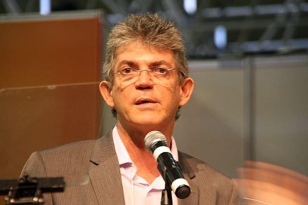 O ex-governador é candidato a prefeito de João Pessoa, nas Eleições 2020, e agora pode cumprir agenda de campanha durante o turno da noite. (Foto: Reprodução).
