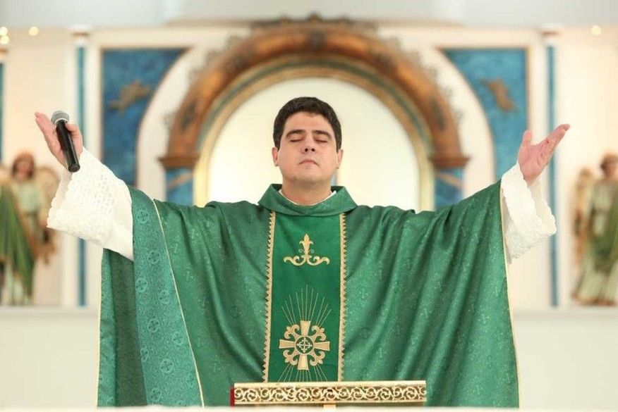 Padre Robson recebeu apoio de diversos fiéis após Justiça trancar ação (Foto: Afipe/Divulgação).