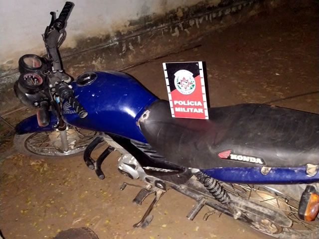 A moto foi rebocada à delegacia de Polícia Civil, onde após serem feitos os procedimentos necessários, foi devolvida ao verdadeiro proprietário (Foto Divulgação PMPB)