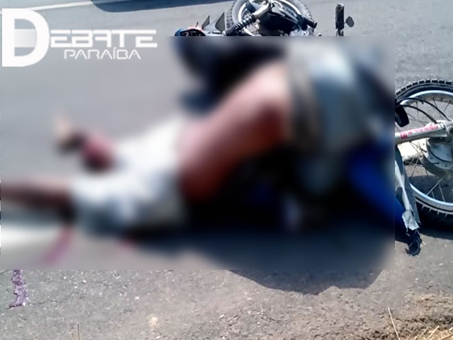 O local foi isolado peal Polícia Militar, onde após ser feita a perícia, o corpo será levado ao NUMOL de Patos, para ser feito exame cadavérico (Foto Reprodução Redes Sociais)