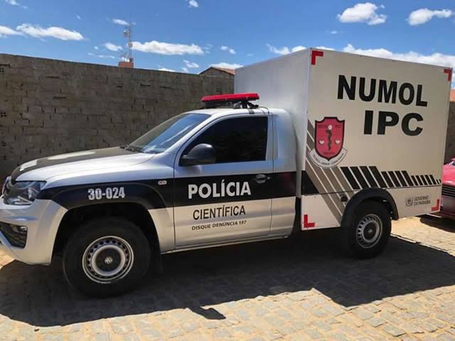 Posteriormente, o corpo da vítima será removido ao IML de Cajazeiras para ser feita a necropsia (Foto: Reprodução)