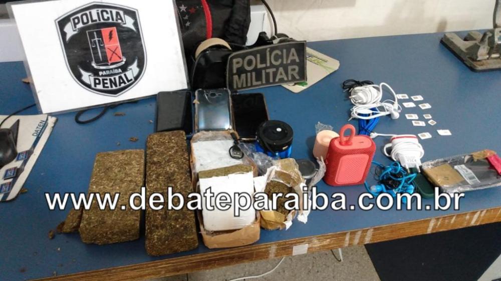O material apreendido posteriormente foi entregue ao diretor da unidade prisional, para serem realizados os procedimentos necessários ao caso (Foto: Reprodução)