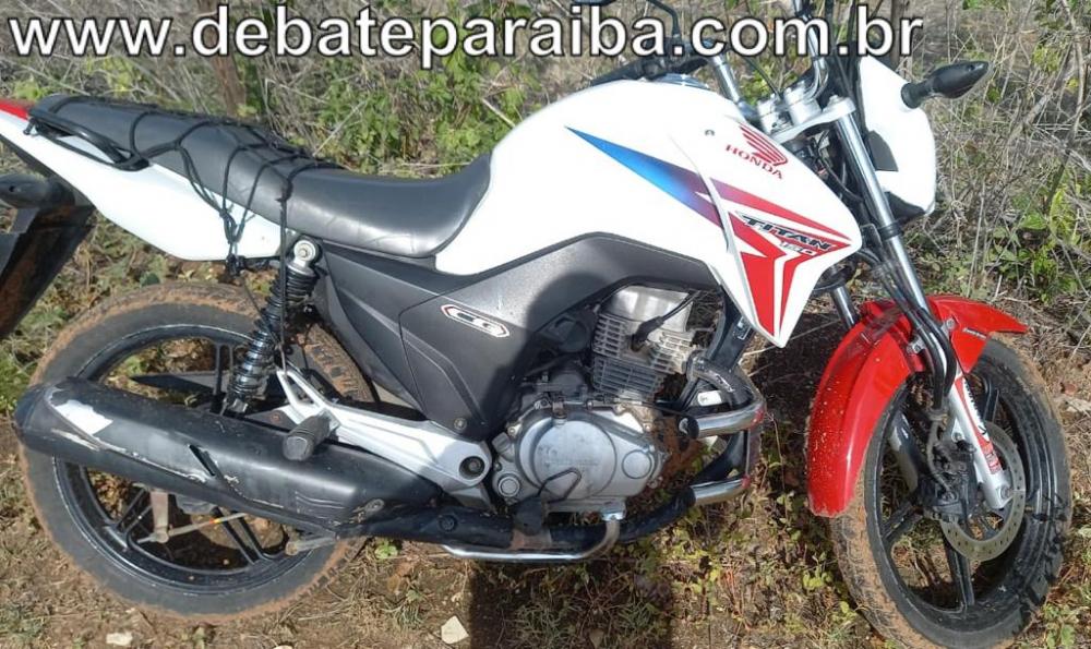 Após serem feitos os procedimentos administrativos, a motocicleta foi devolvida ao proprietário legítimo (Foto: Reprodução)