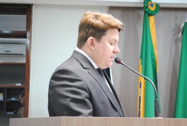 Em Sousa: vereador Koloral Júnior responde indireta dos vereadores do PTB: “Piada eu não aguento nem de minha mãe”