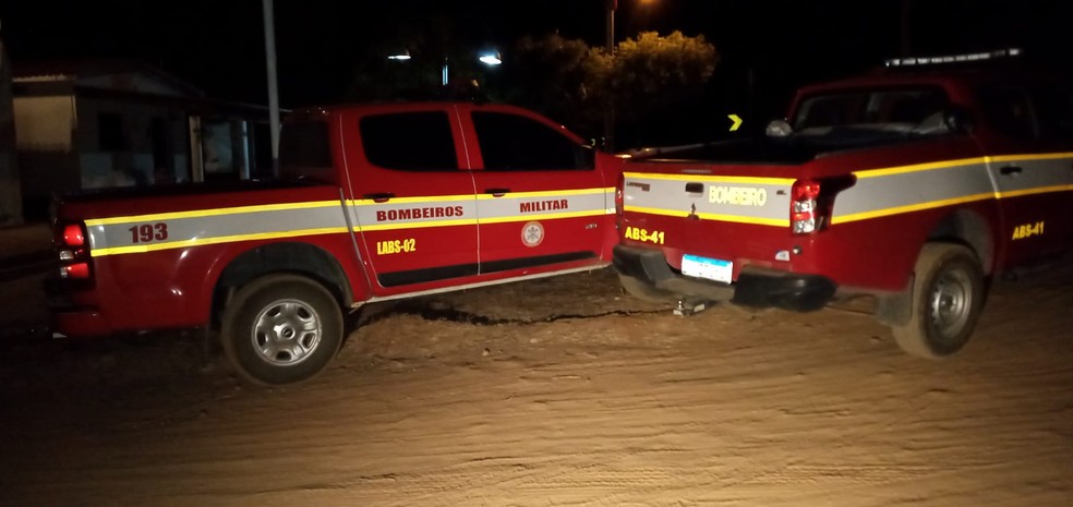 Corpo de Bombeiros passa mais de 12h realizando buscas para encontrar corpo dentro de túnel, em Coremas, Sertão da PB — Foto: Beto Silva/TV Paraíba