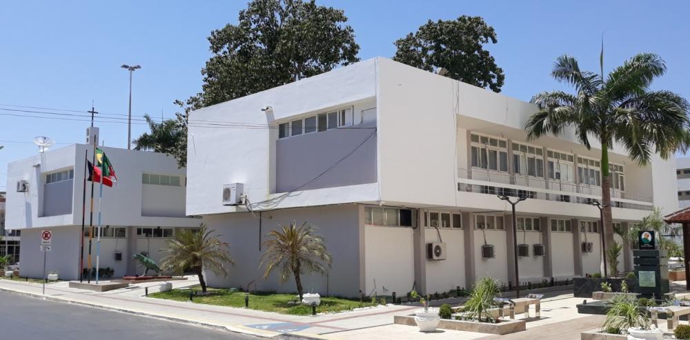 Prefeitura de Sousa é condenada a indenizar pedestre por queda em buraco